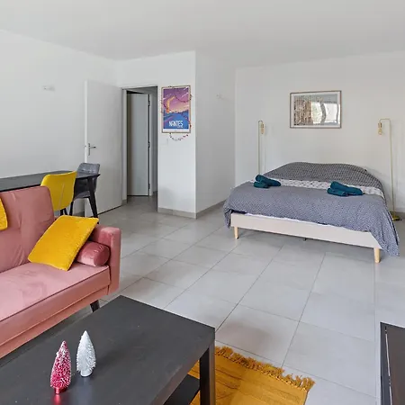 Le Petit Patio - Renove, Paisible Et Proche Centre Апартаменты Нант