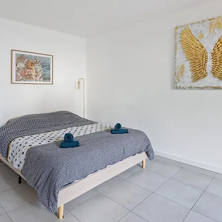 Le Petit Patio - Renove, Paisible Et Proche Centre Нант
